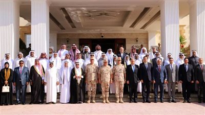 قيادة الجيش الثالث تستقبل عددًا من شيوخ وعواقل القبائل وأعضاء مجلسي النواب والشيوخ