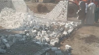 إزالة 33 حالة تعدٍ واسترداد 1885 متر مباني و88 فدانا من الأراضي الزراعية بأسيوط