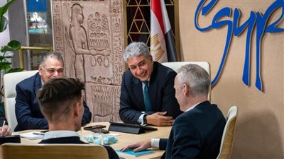 شريف فتحى يعقد اجتماها مع مسؤولى احدى المنصات العالمية المتخصصة  السياحة