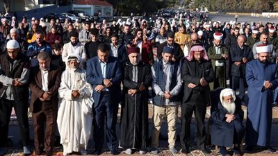 الأردنيون يؤدون صلاة الاستسقاء طلبًا للغيث بعد تأخر الأمطار