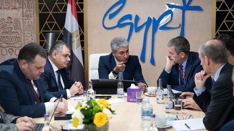 وزير السياحة والأثار