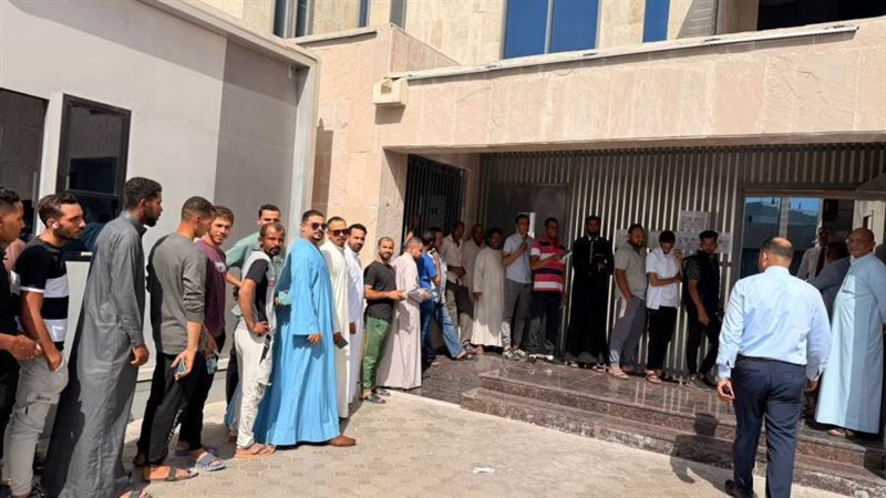 إقبال كثيف على لجان