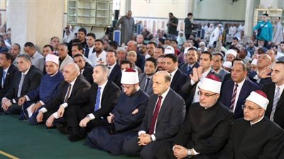 وزير الأوقاف يؤدي صلاة الجمعة في مسجد سيدي إبراهيم الدسوقي 