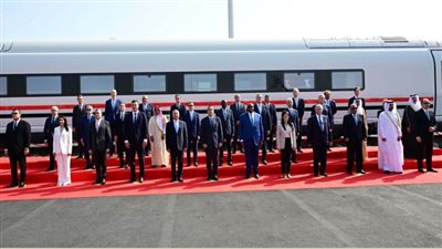 رئيس الوزراء يعطي إشارة بدء التشغيل التجريبي للخط الأول للقطار الكهربائي السريع 