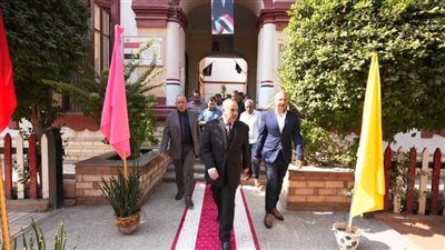 بالصور.. محافظ أسيوط يتفقد استعدادات المقار الانتخابية لانتخابات مجلس النواب