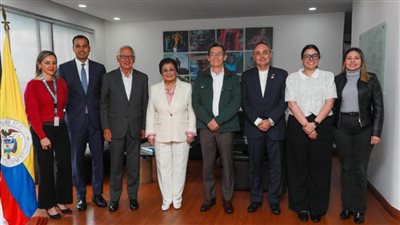  نائبة وزير الصحة تبحث تبادل الخبرات في الرعاية الأولية مع وزير صحة كولومبيا