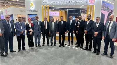 الإسكان يتفقد جناح الوزارة بالمعرض الدولي للنقل الذكي والصناعة في دورته السادسة
