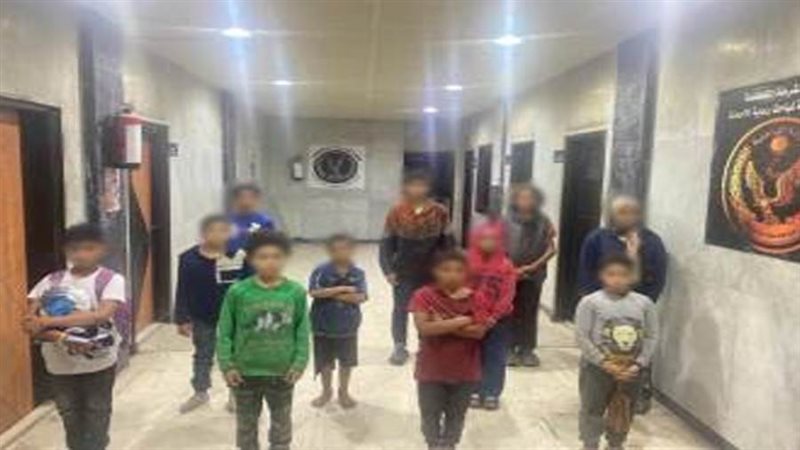 الأطفال الأحداث في