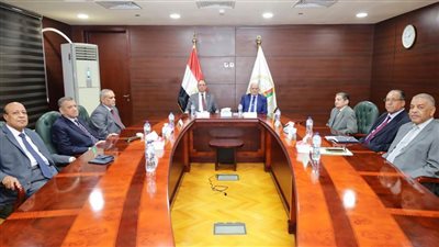 غرفة عمليات النيابة الإدارية تتابع أعضاءها المشرفين على انتخابات مجلس النواب