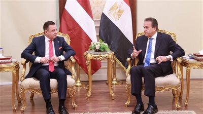  وزير الصحة يستقبل نظيره اللاتفي لتعزيز التعاون في مجالات الرعاية الصحية