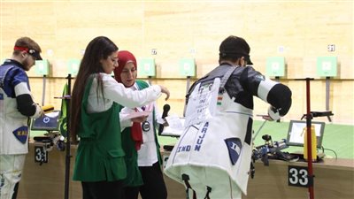 استمرار المنافسات القوية في اليوم السادس من بطولة العالم للرماية بالعاصمة الجديدة