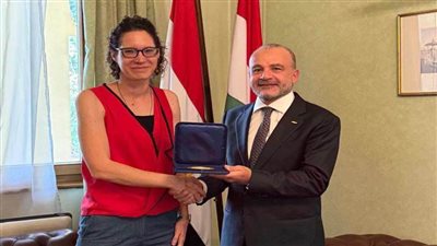 رئيس الاتحاد الدولي للسلاح يبحث سبل التعاون مع سفيرة المجر   