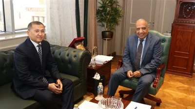 وزير الكهرباء يبحث مع سفير أوزبكستان فرص التعاون في الطاقة المتجددة