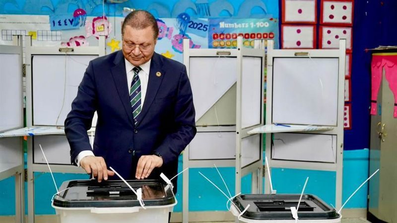 احمد طه بدلي بصوته