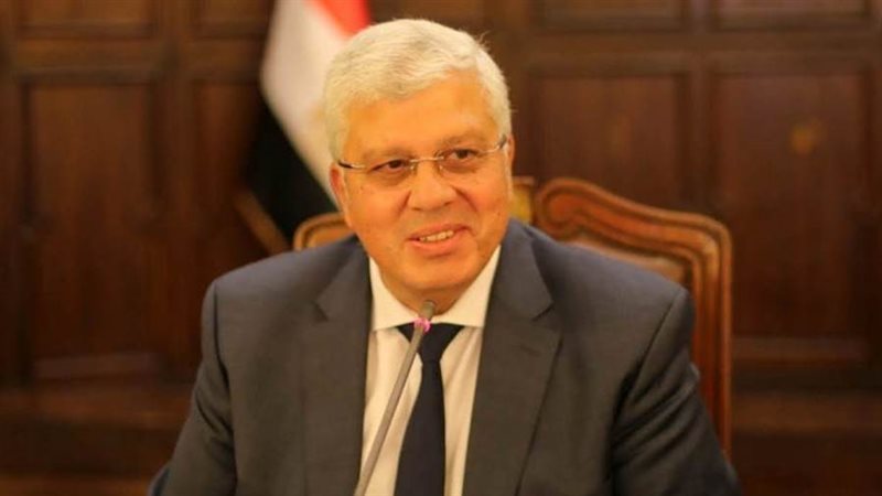 الدكتور أيمن عاشور