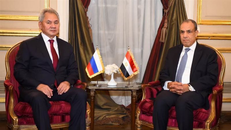 وزير الخارجية وسكرتير