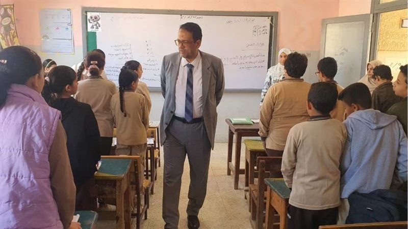 وكيل الوزارة خلال