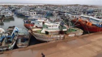 إغلاق ميناء الصيد البحري بكفر الشيخ لارتفاع أمواج البحر 