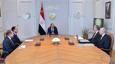 الرئيس السيسي يشدد على ضرورة توفير المزيد من الحوافز والتيسيرات للمستثمرين بقطاعات البترول والغاز والتعدين