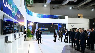 رئيس الوزراء يستمع لعرض تقديمي حول مشروعات وزارة الاتصالات وتكنولوجيا المعلومات في مجال التحول الرقمي