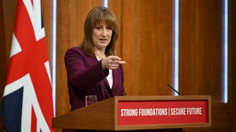 وزيرة الخزانة البريطانية