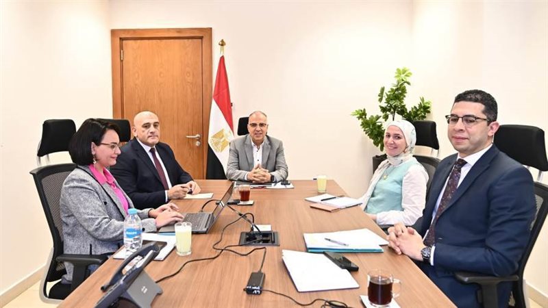 اجتماع وزير الري