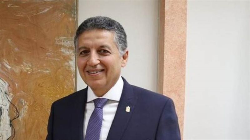 السفير عمر عامر