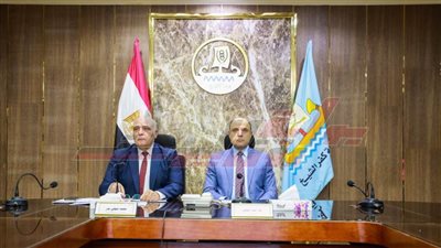 بحث ملف تراخيص البناء والتصالح والتنمية العمرانية بكفر الشيخ