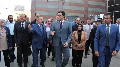 وزير الثقافة ومحافظ بورسعيد يتفقدان قصر ثقافة بورسعيد للوقوف على الأعمال المطلوبة لتطويره