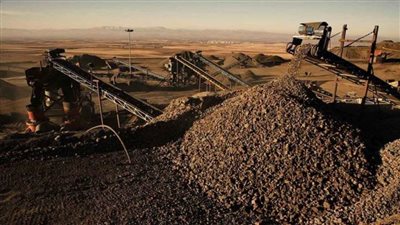 ملياردير في قطاع التعدين والألماس يوجه انتقادات لإذعة بريطانيا كبيئة 