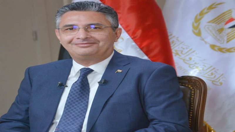 الدكتور شريف فاروق