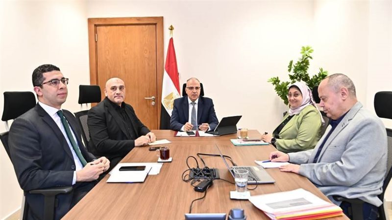 اجتماع وزير الري