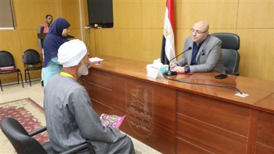 محافظ بني سويف يستمع لشكاوى ومطالب المواطنين وحماية اجتماعية ورعاية صحية لحالات إنسانية