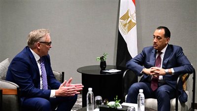 مدبولى يلتقي مسؤولي 