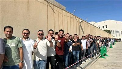 بالصور.. استمرار توافد الجالية المصرية في الرياض للإدلاء بأصواتهم في انتخابات النواب 