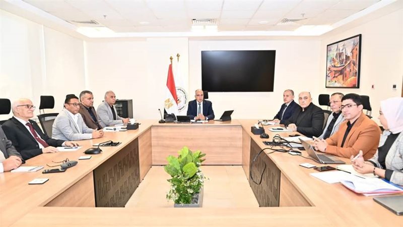 اجتماع وزير الري