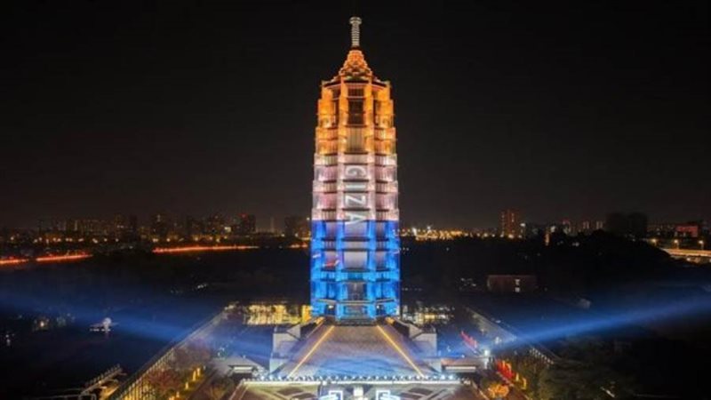 إضاءة برج نانجينغ