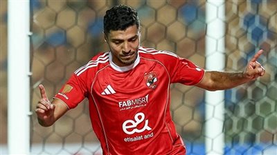 شريف يعزز تقدم الأهلي أمام شبيبة القبائل بهدف ثانٍ