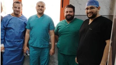  فريق طبي بالتأمين الصحي في بني سويف يعيد الأمل لطفل مصاب بالعظام الزجاجية