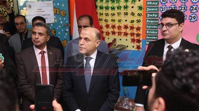 محافظ كفر الشيخ يطمئن على سير العملية الانتخابية