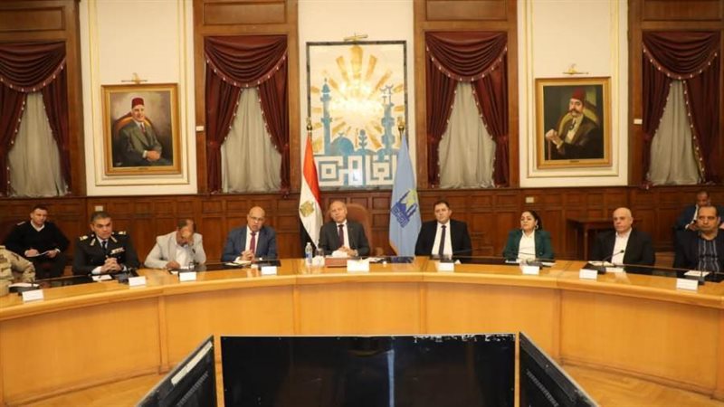 اجتماع محافظ القاهرة