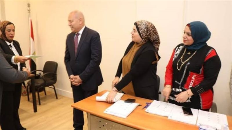 محافظ القاهرة أثناء