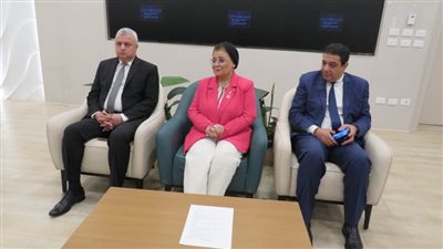   نائب وزير الصحة في ندوة 