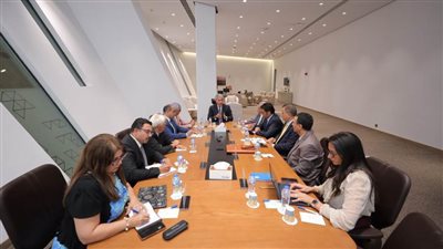 شريف فتحي يعقد اجتماعًا لبحث مقترحات تطوير المتحف المصري بالتحرير