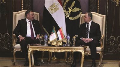 وزير الداخلية يستقبل نظيره الجزائري
