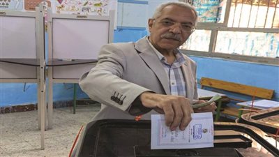 وزير التعليم الأسبق يدلى بصوته فى انتخابات النواب فى بنها