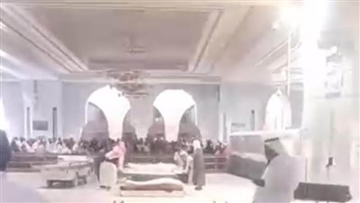 تشييع جنازة أسرة مصرية.. مهندس وزوجته وطفلهما الرضيع ضحايا حادث تصادم بمكة المكرمة