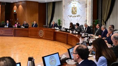 رئيس الوزراء يترأس اجتماع اللجنة الوزارية للسياحة