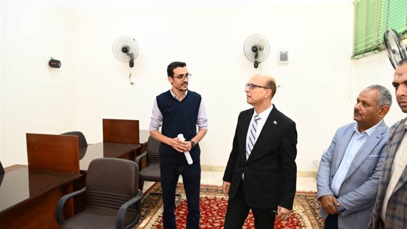 رئيس جامعة أسيوط