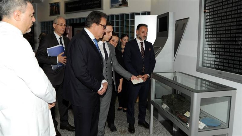 وزير الصحة بالمستشفى